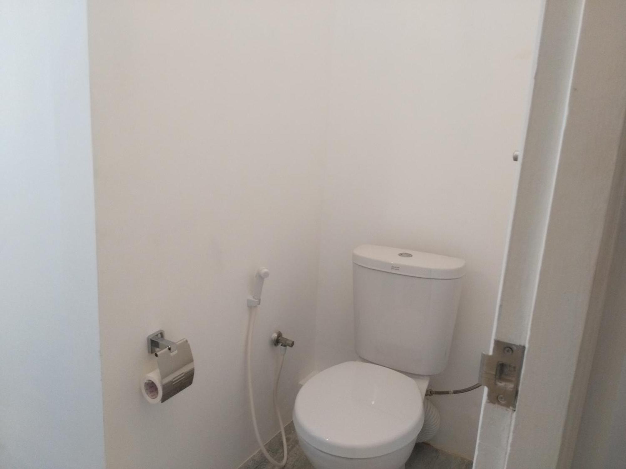West Inn Коломбо Экстерьер фото