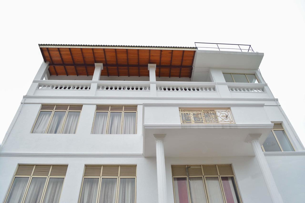 West Inn Коломбо Экстерьер фото
