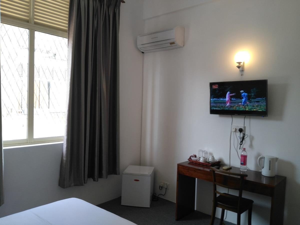 West Inn Коломбо Экстерьер фото